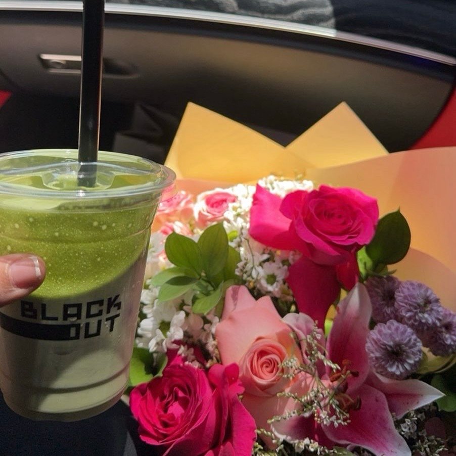 blackout ice matcha latte