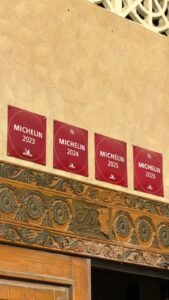 MICHELIN-STAR-PLAQUES